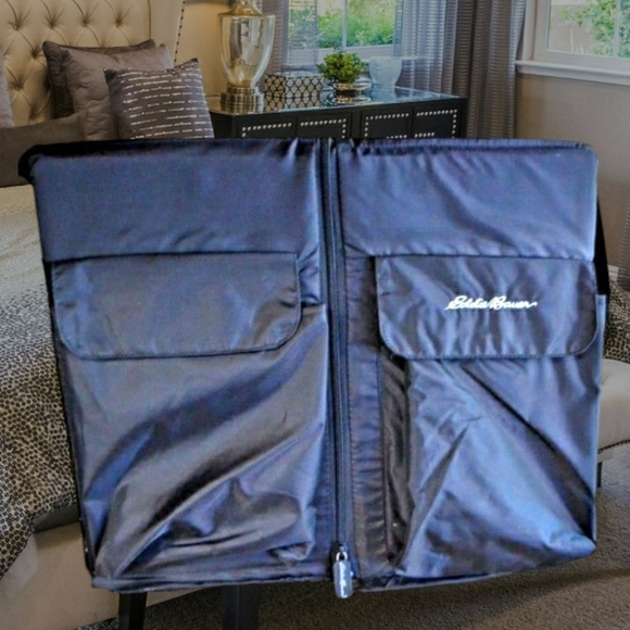 Eddie Bauer Black Infant Baby Portable Travel Bed Crib Carrier Changing Station - Picture 1 of 7